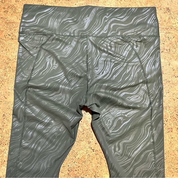 Fabletics Define Power Hold High Waisted Ranger Green Marbleize Print Leggings - Picture 10 of 16